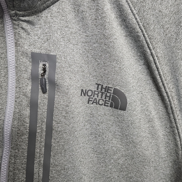 The North Face Men's Charcoal Gray Quarter Zip Jacket - Picture 2 of 4